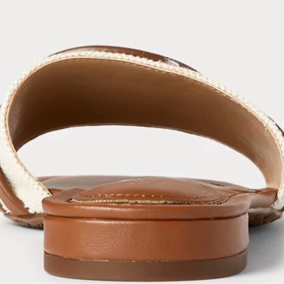 COPY - New size 8 slide sandal with a slight heel and padded insole for a comfo… - Picture 5 of 6